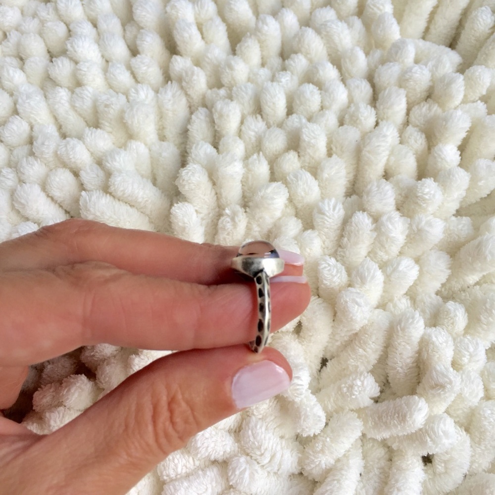 HAMMERED BAND STATEMENT MOOD RING - Picture 4 of 6
